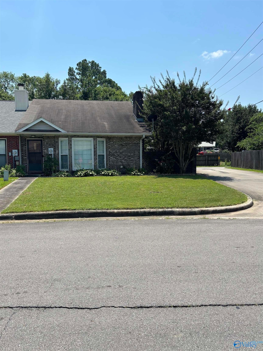 513 Springview St SW, Decatur, AL 35601 - photo 1