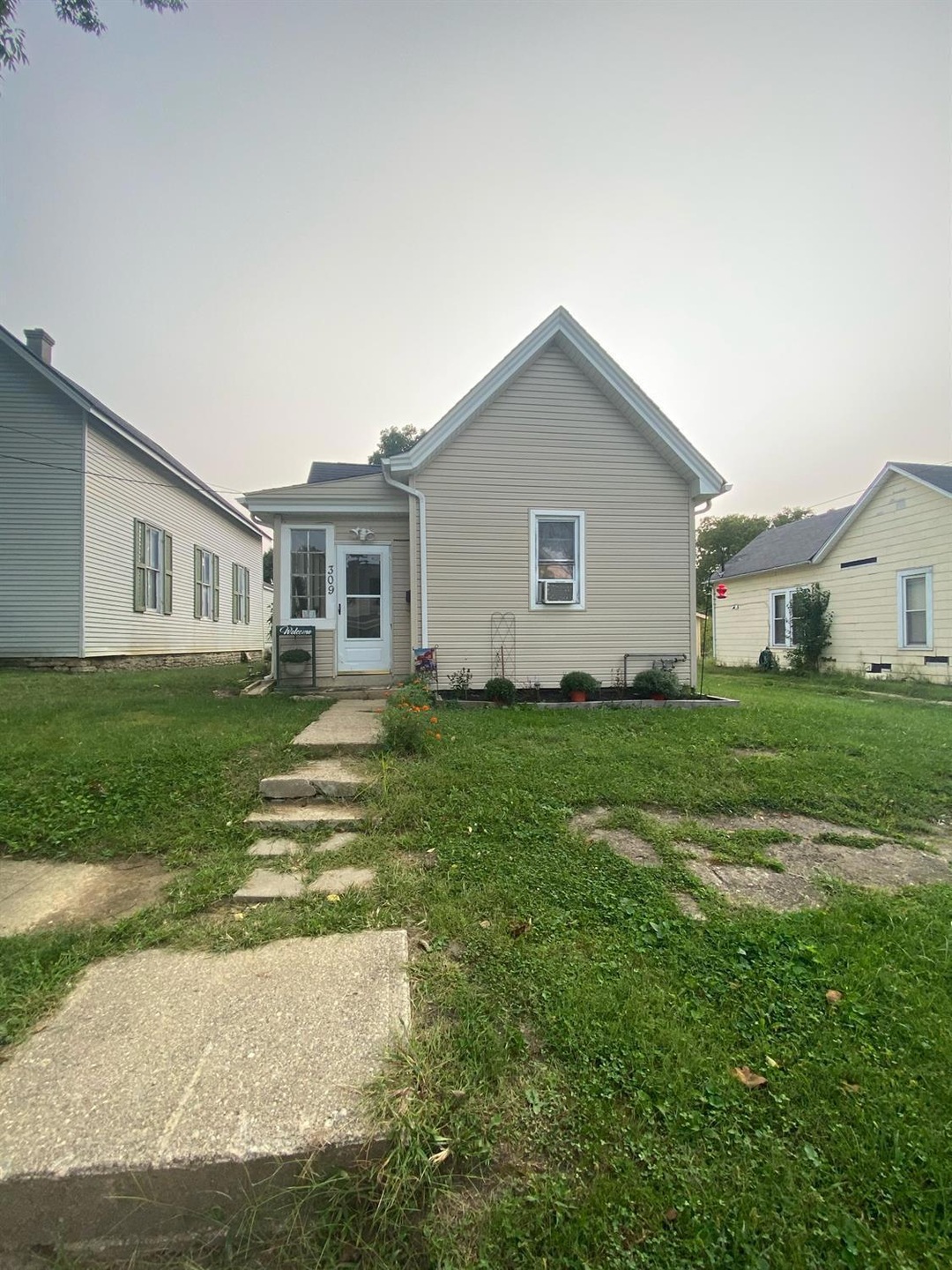 309 N Wright St, Blanchester, OH 45107 - photo 1