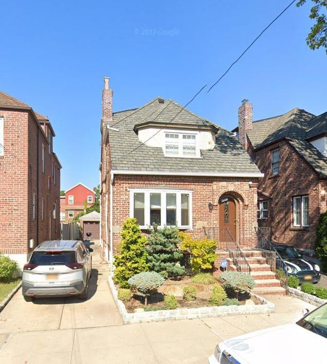 Sold $1,230,000 • Co-Listing Agent