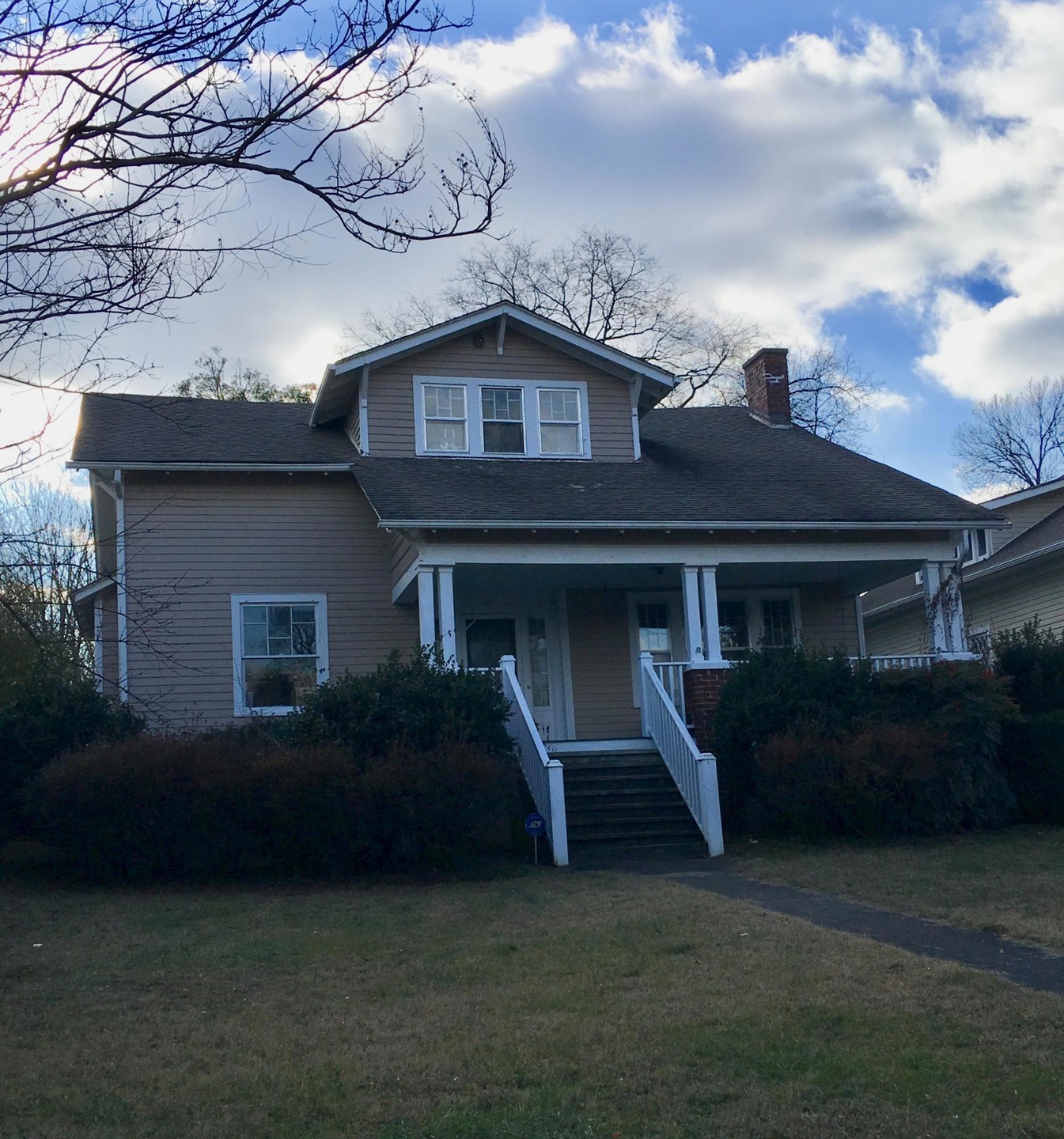325 Cunningham Street