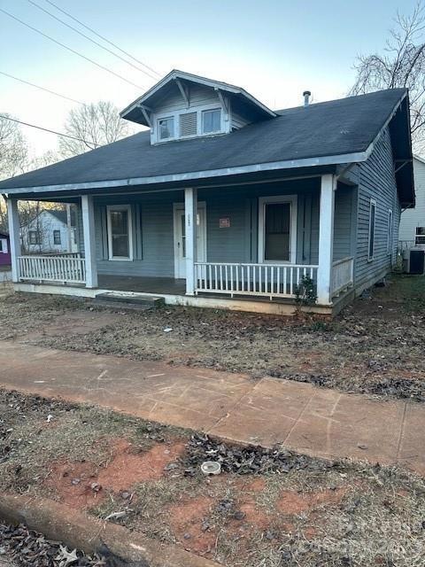 938 Caldwell St, Statesville, NC 28677 - photo 1