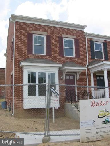 568 Baker St, Baltimore, MD 21217 - photo 1