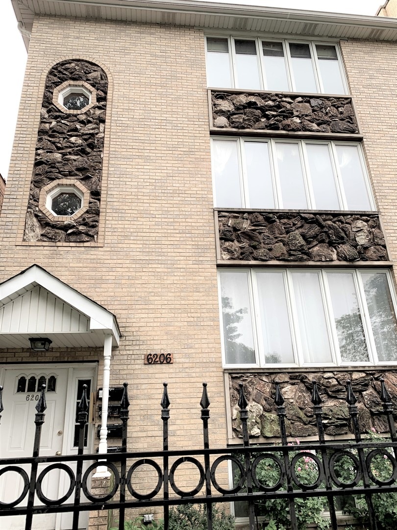6206 N Richmond St unit G, Chicago, IL 60659 - photo 1