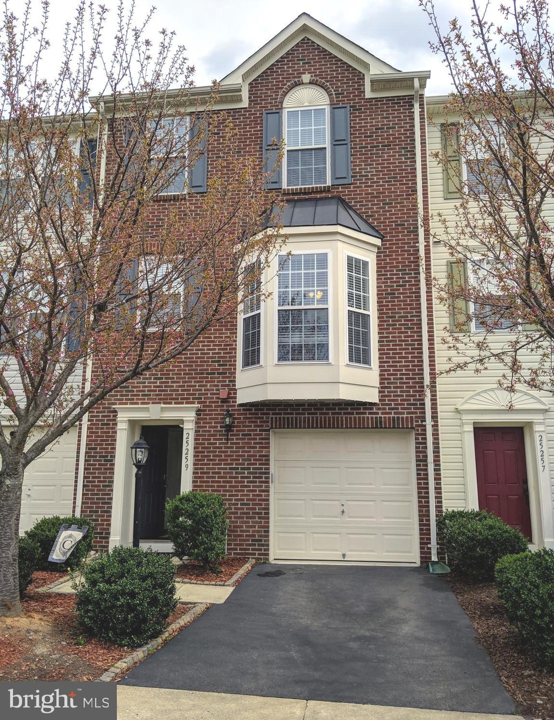 25259 Gothic Square, Chantilly, VA 20152 - photo 1