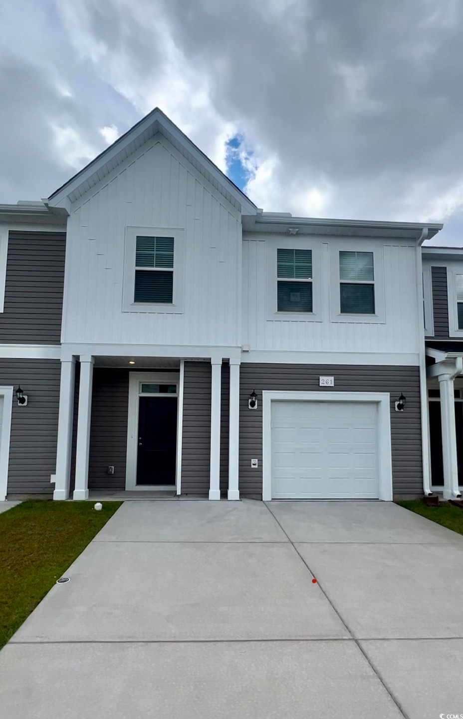 View of front facade with a garage