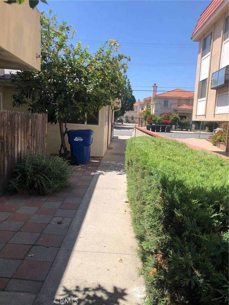 218 N Nicholson Ave unit E, Monterey Park, CA 91755 - photo 1