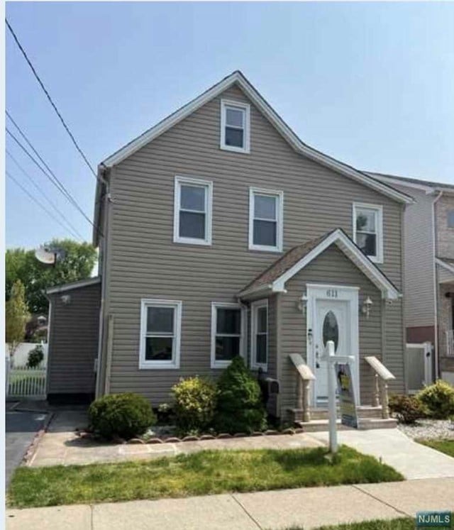 611 New York Ave unit 2nd floor, Lyndhurst, NJ 07071 - photo 1