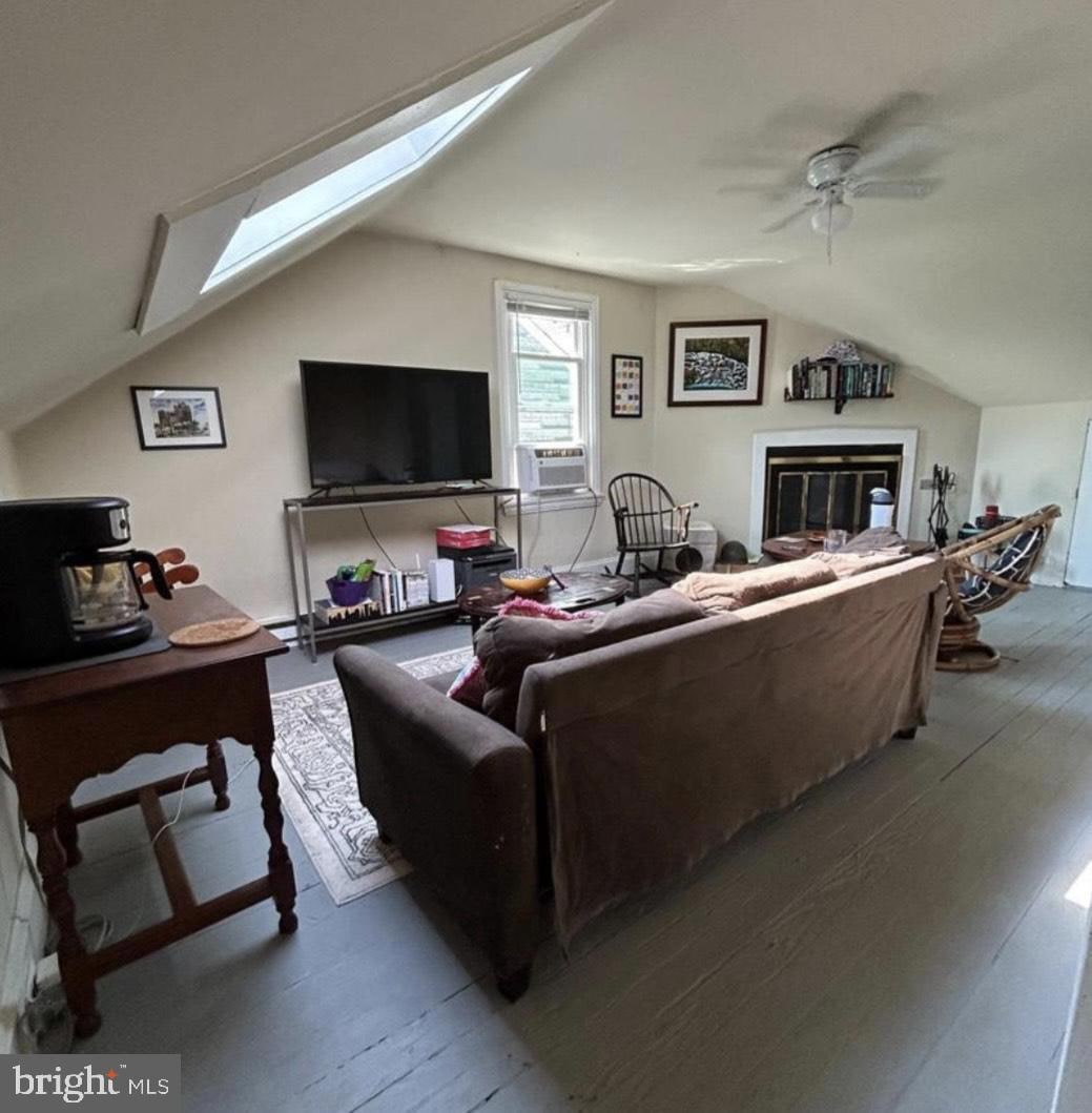 For Rent $1,490/month