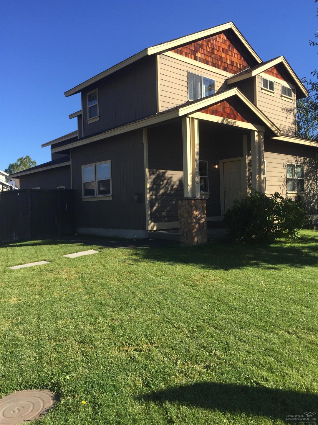 1364 NW 19th St, Redmond, OR 97756 - photo 1