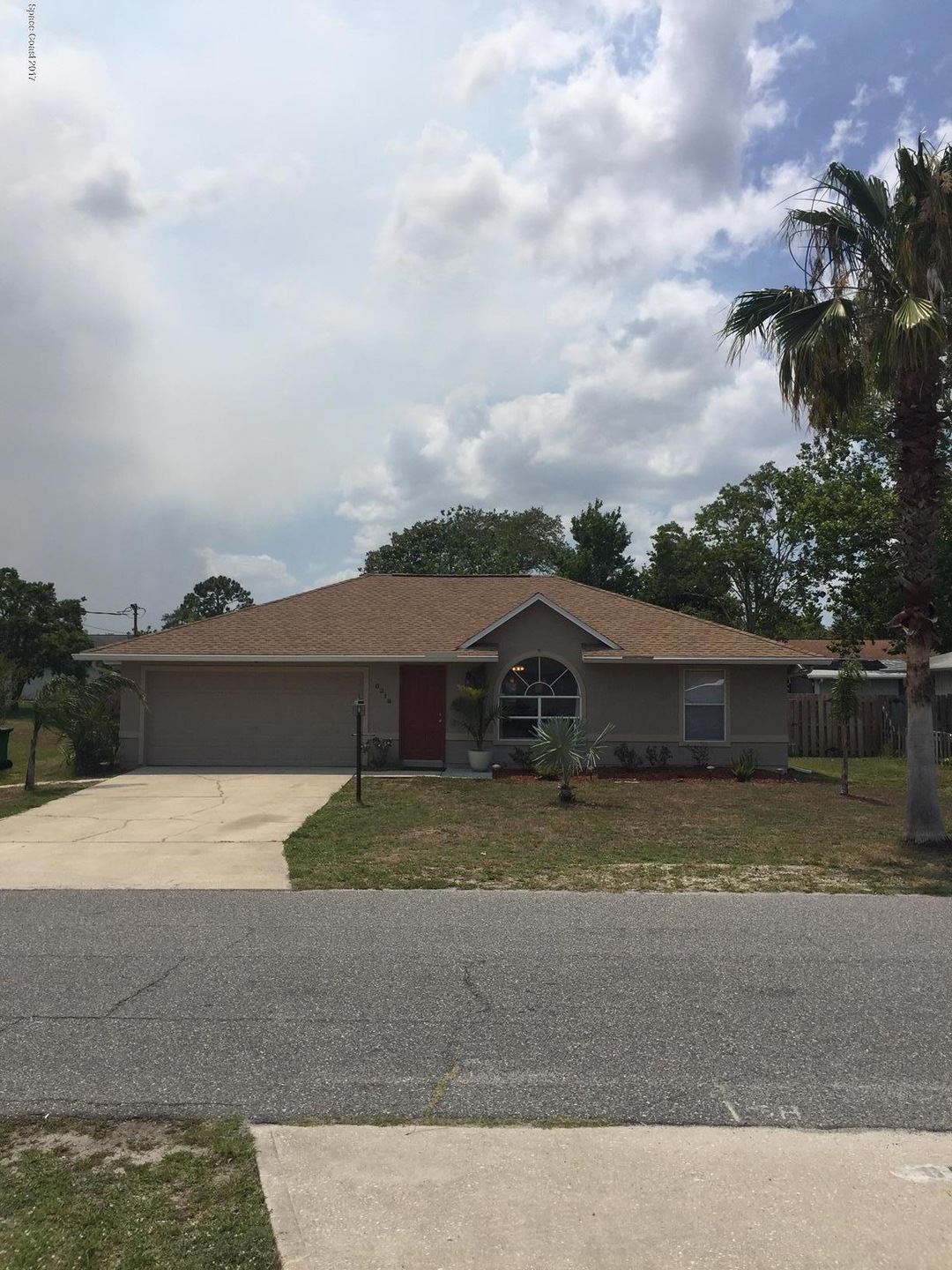 6218 E Baker - Front