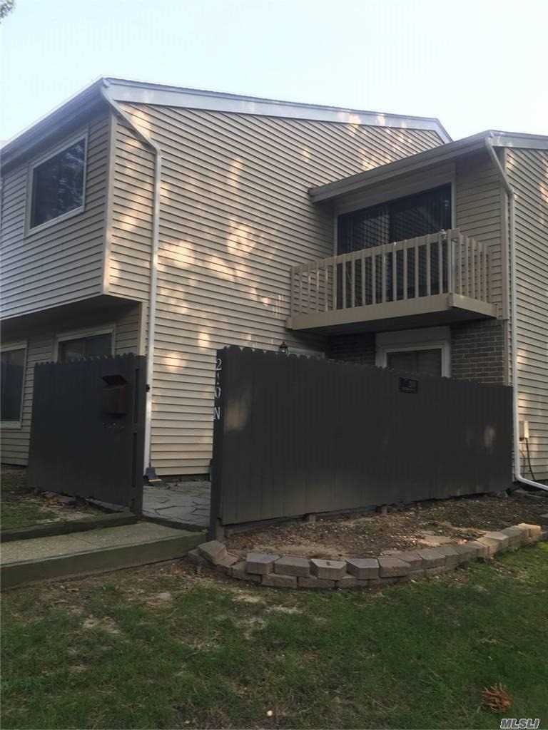 210N Springmeadow Dr unit N, Holbrook, NY 11741 - photo 1