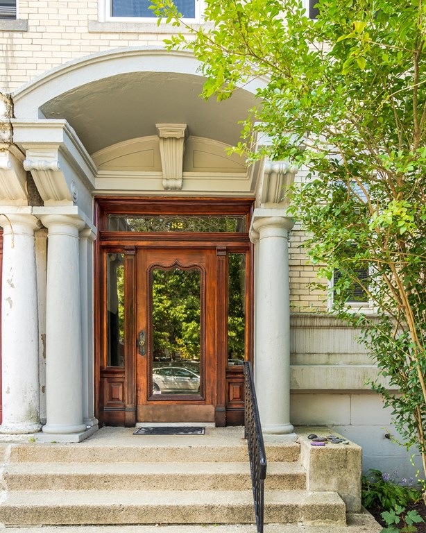 52 Vernon St unit 2, Brookline, MA 02446 - photo 1