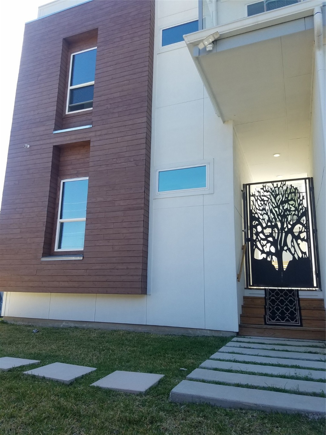 5722 Cullen Blvd unit B, Houston, TX 77021 - photo 1