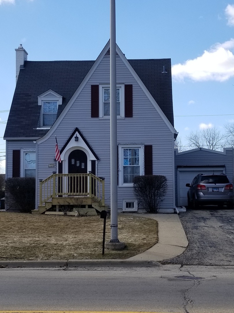 1000 N Mcaree Rd, Waukegan, IL 60085 - photo 1