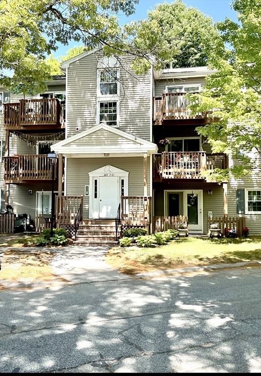 369 Aiken Ave unit 6, Lowell, MA 01850 - photo 1