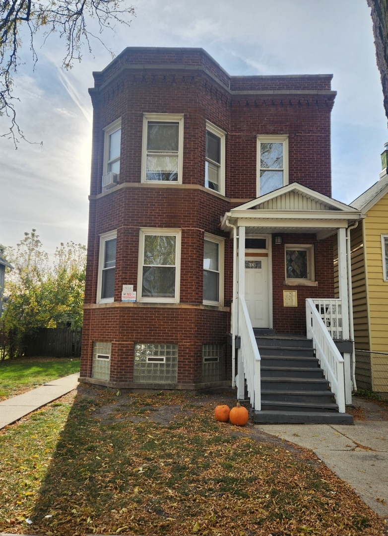 unlisted-address, Chicago, IL 60630 - photo 1