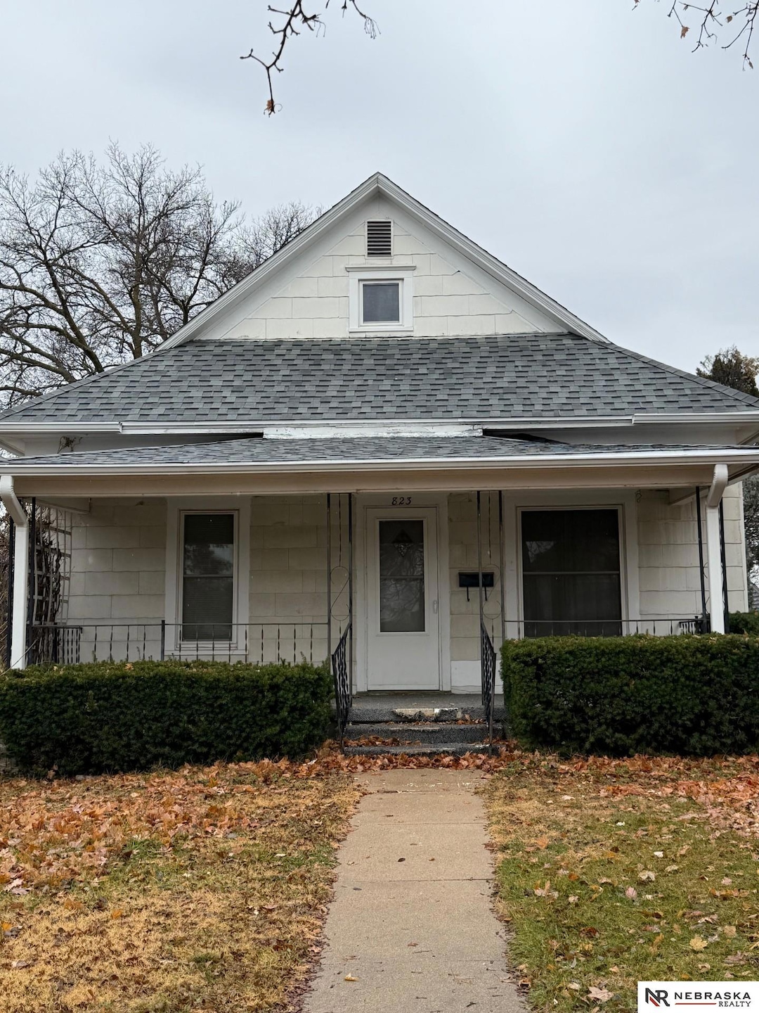 823 8th St, Fairbury, NE 68352 - photo 1