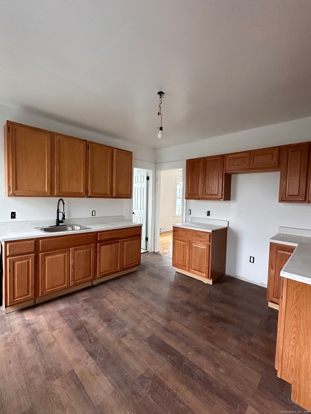 48-50 Edwin St unit 3, Bridgeport, CT 06607 - photo 1