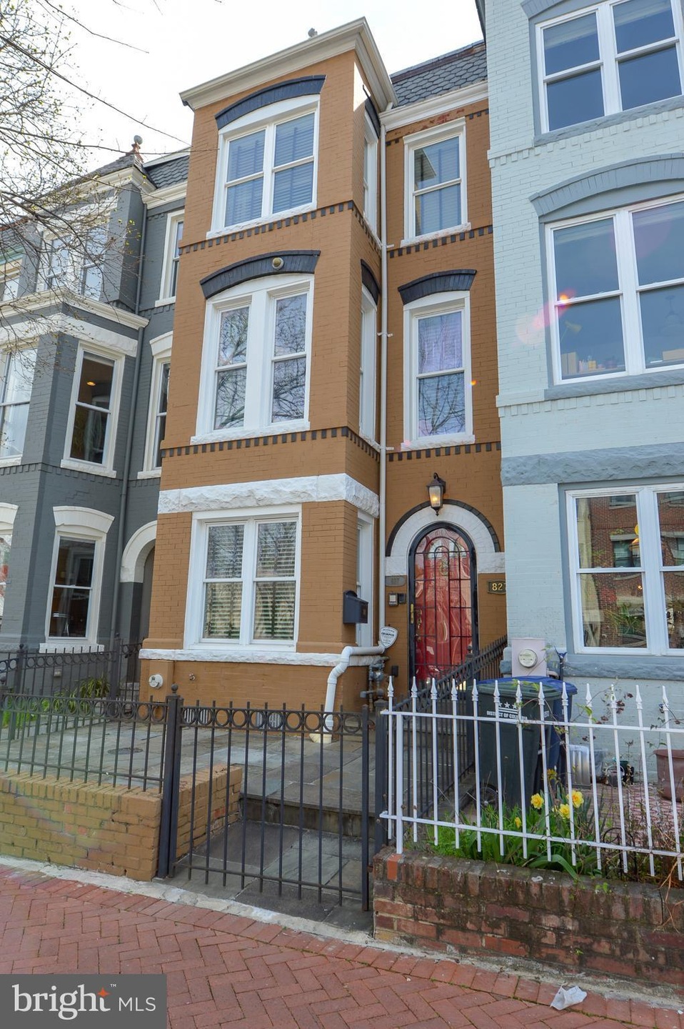 827 4th St NE, Washington, DC 20002 - photo 1