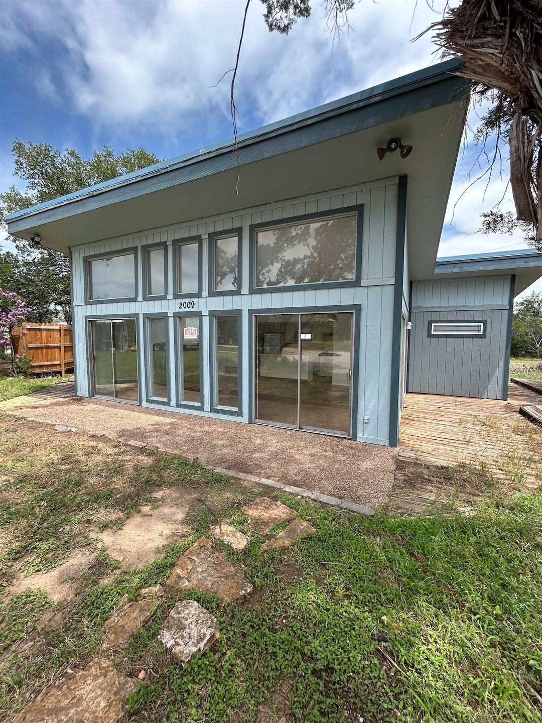 For Rent $1,650/month