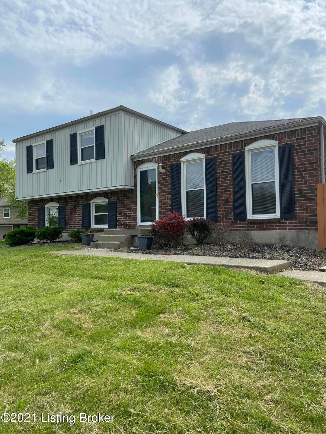 5811 Shelby St, Louisville, KY 40291 - photo 1