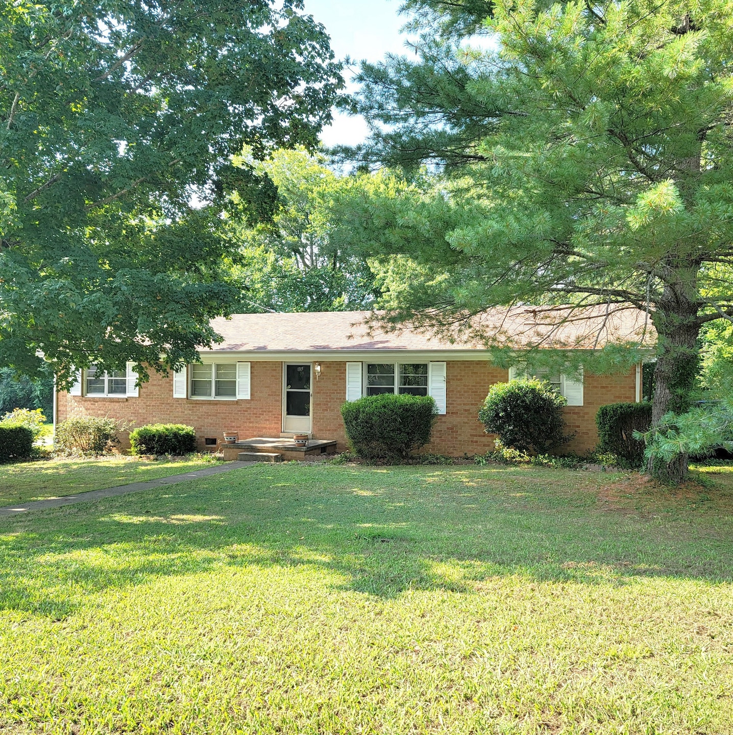 1315 Birch St, Shelbyville, TN 37160 - photo 1