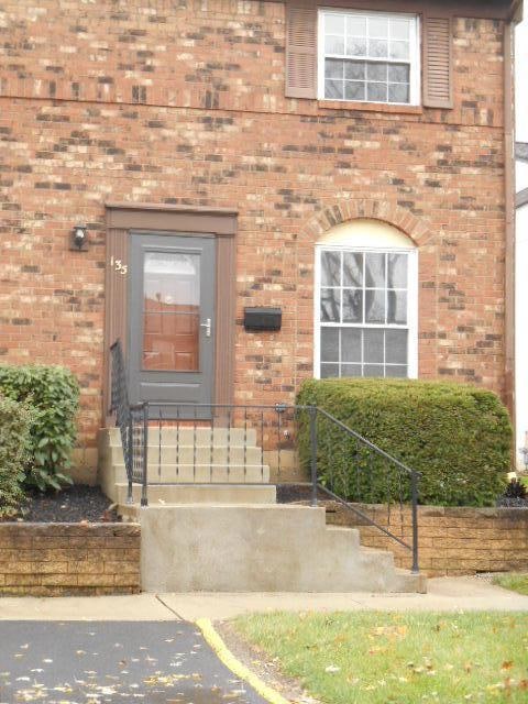 135 Tarryton Ct E, Columbus, OH 43228 - photo 1
