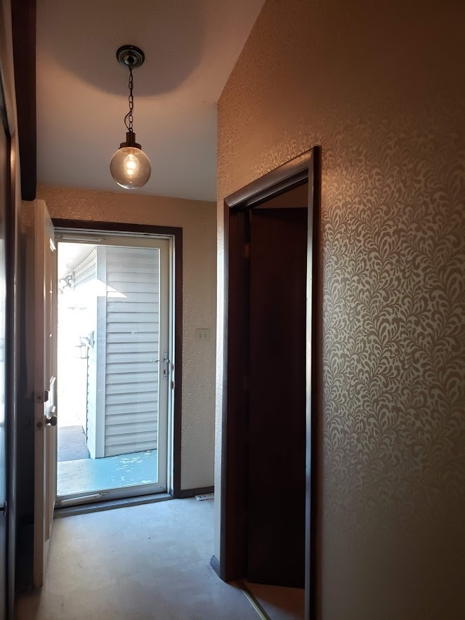 305 W Charter Dr, Muncie, IN 47303 - photo 1