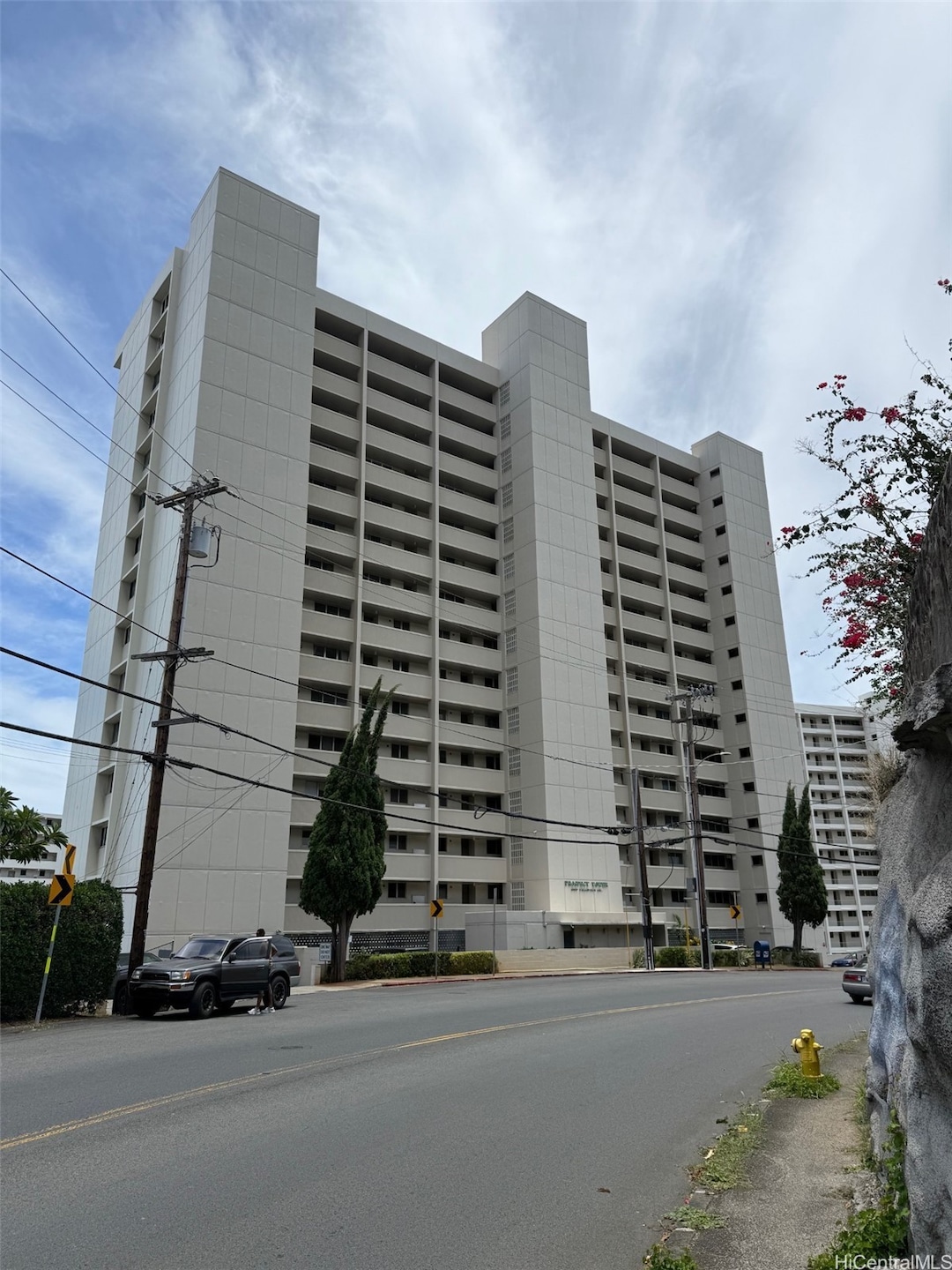 Prospect Tower unit 606, Honolulu, HI 96822 - photo 1