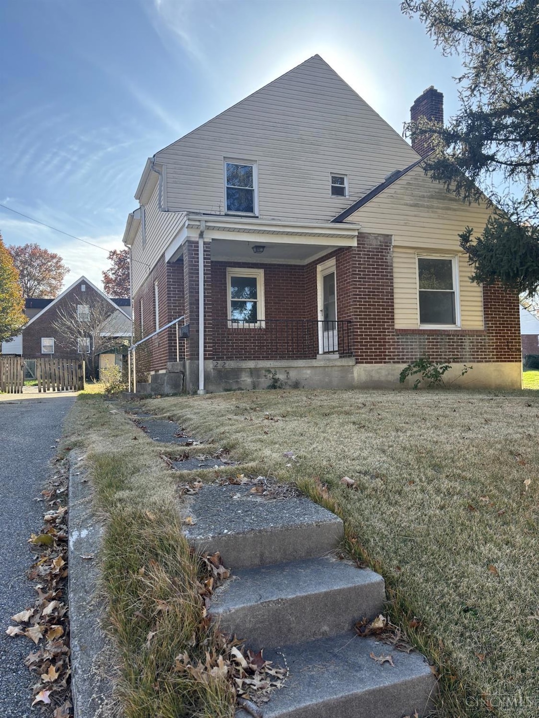 2327 Losantiville Ave, Cincinnati, OH 45237 - photo 1