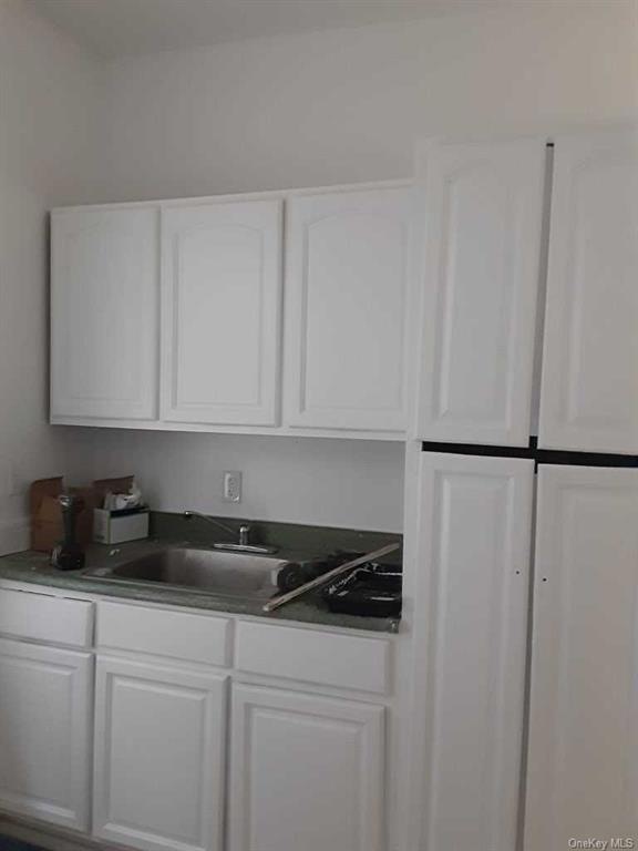 558 Main St unit 2 C, Poughkeepsie, NY 12601 - photo 1