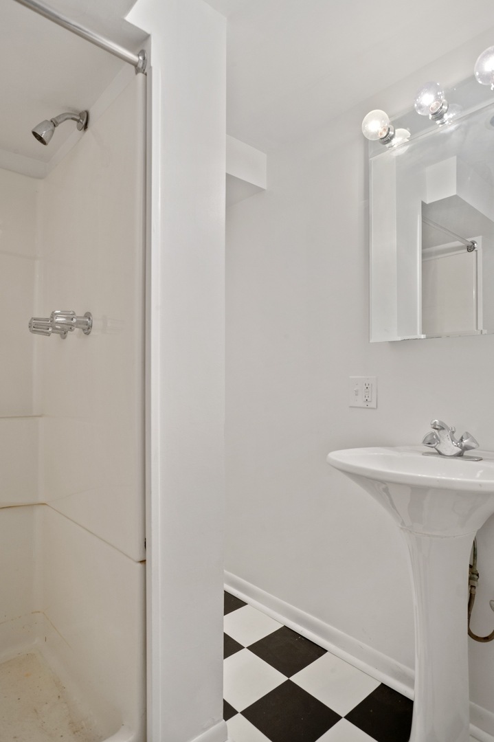 4821 N Hamilton Ave, Chicago, IL 60625 - photo 1