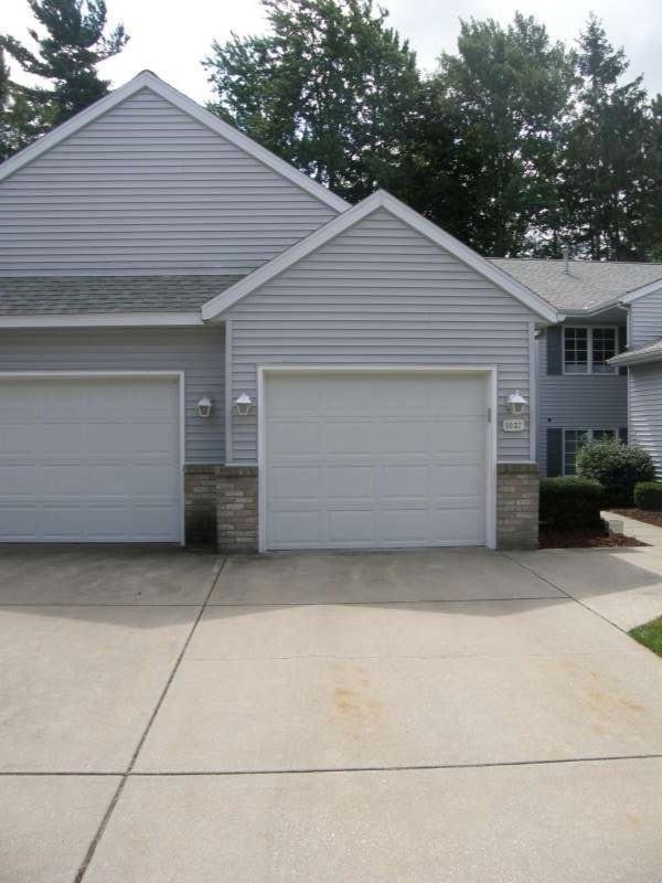 1037 Beechtree