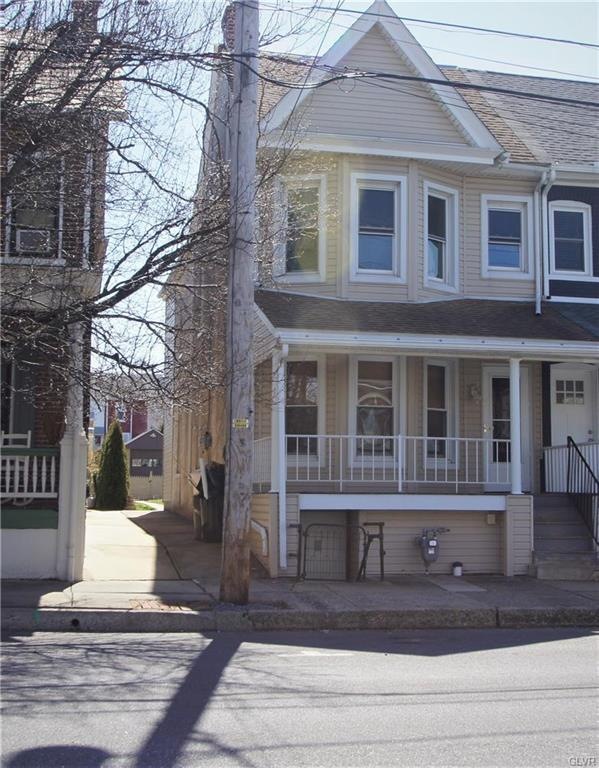 542 Broad St, Emmaus, PA 18049 - photo 1