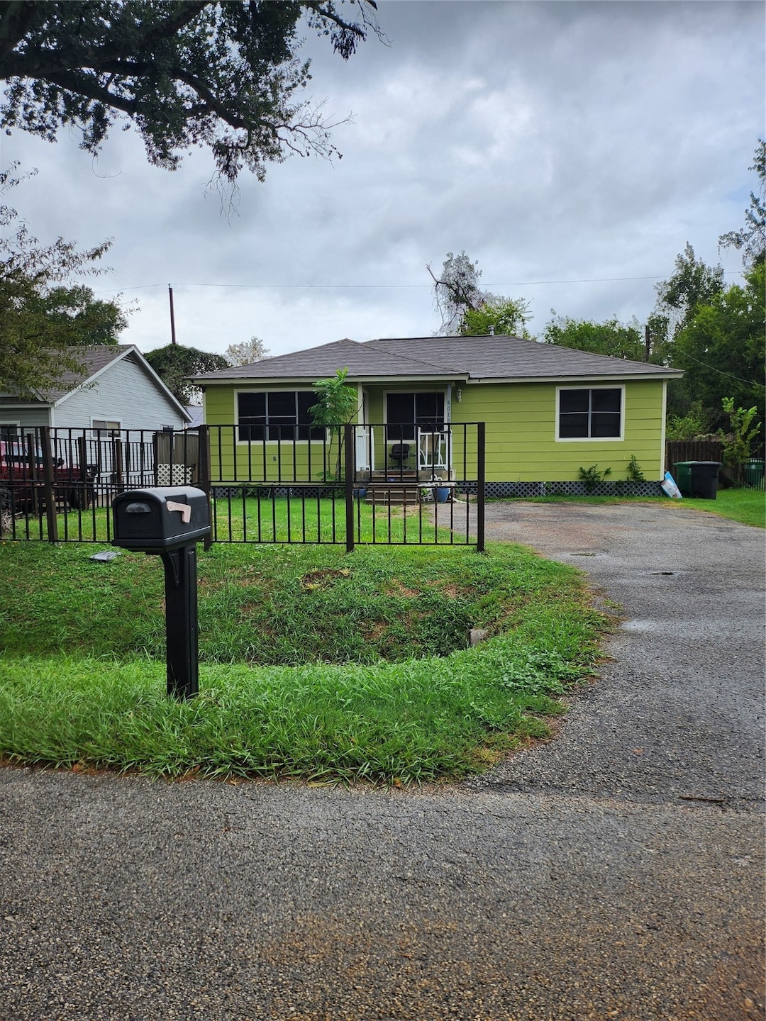 1018 Saint Clair St, Houston, TX 77088 - photo 1