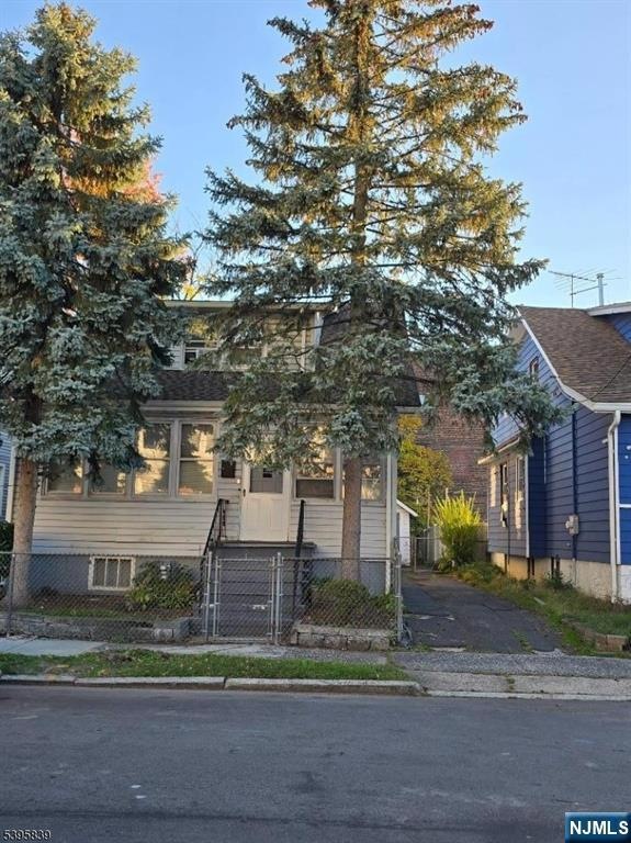 18 Spencer St, Newark, NJ 07106 - photo 1