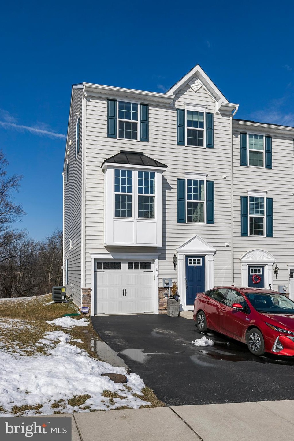 1813 Honeysuckle Ct, Downingtown, PA 19335 - photo 1