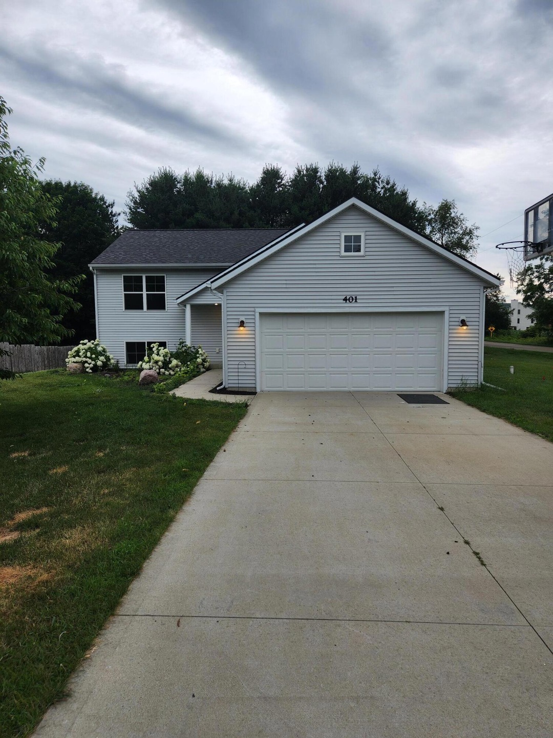 401 Hill Lake Ave, Wayland, MI 49348 - photo 1