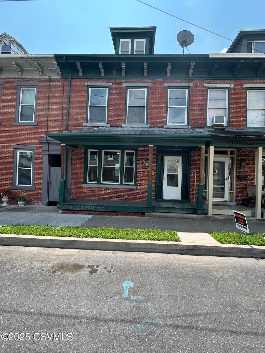 For Rent $1,250/month