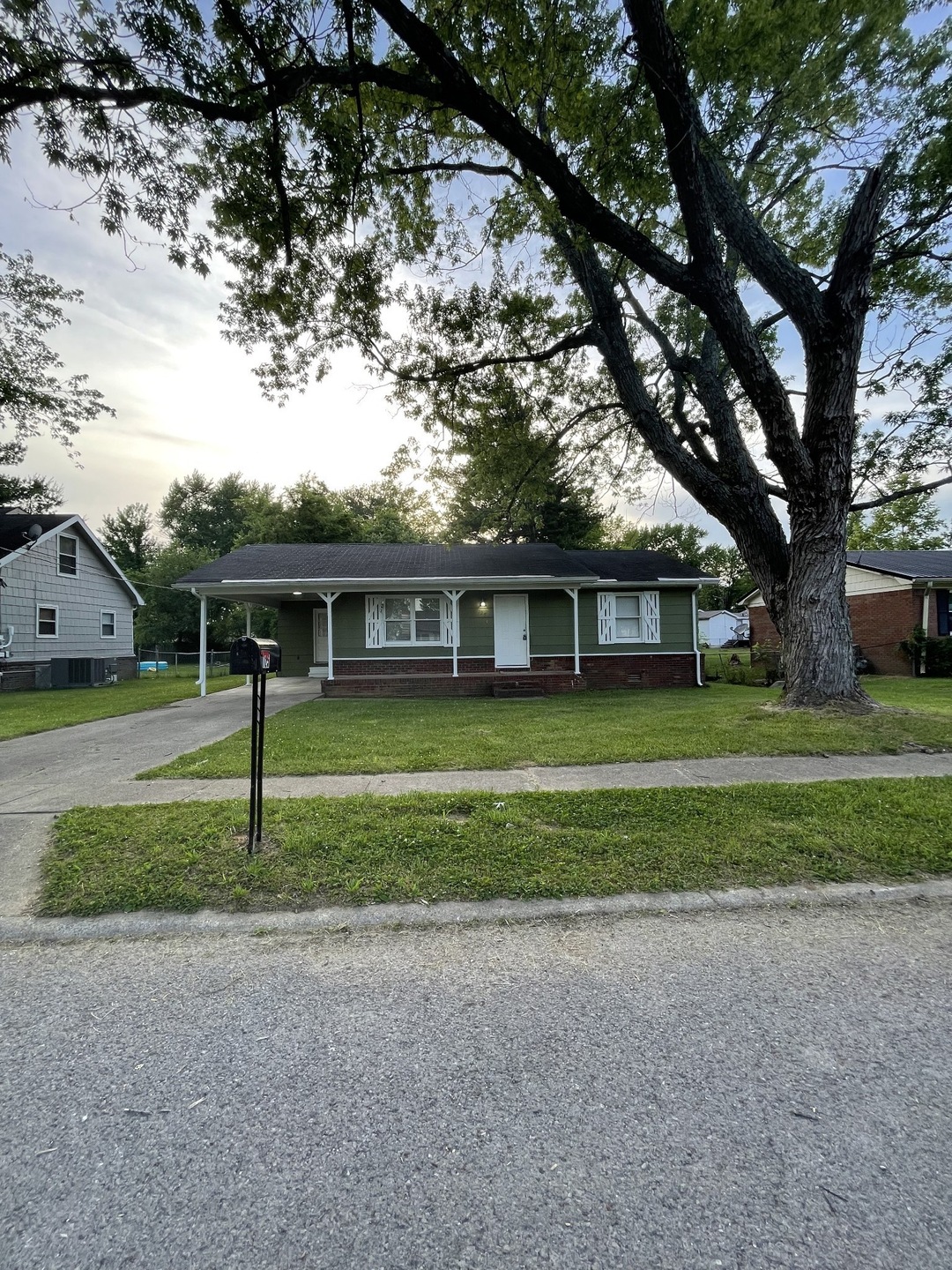 125 Boxwood Dr, Hopkinsville, KY 42240 - photo 1