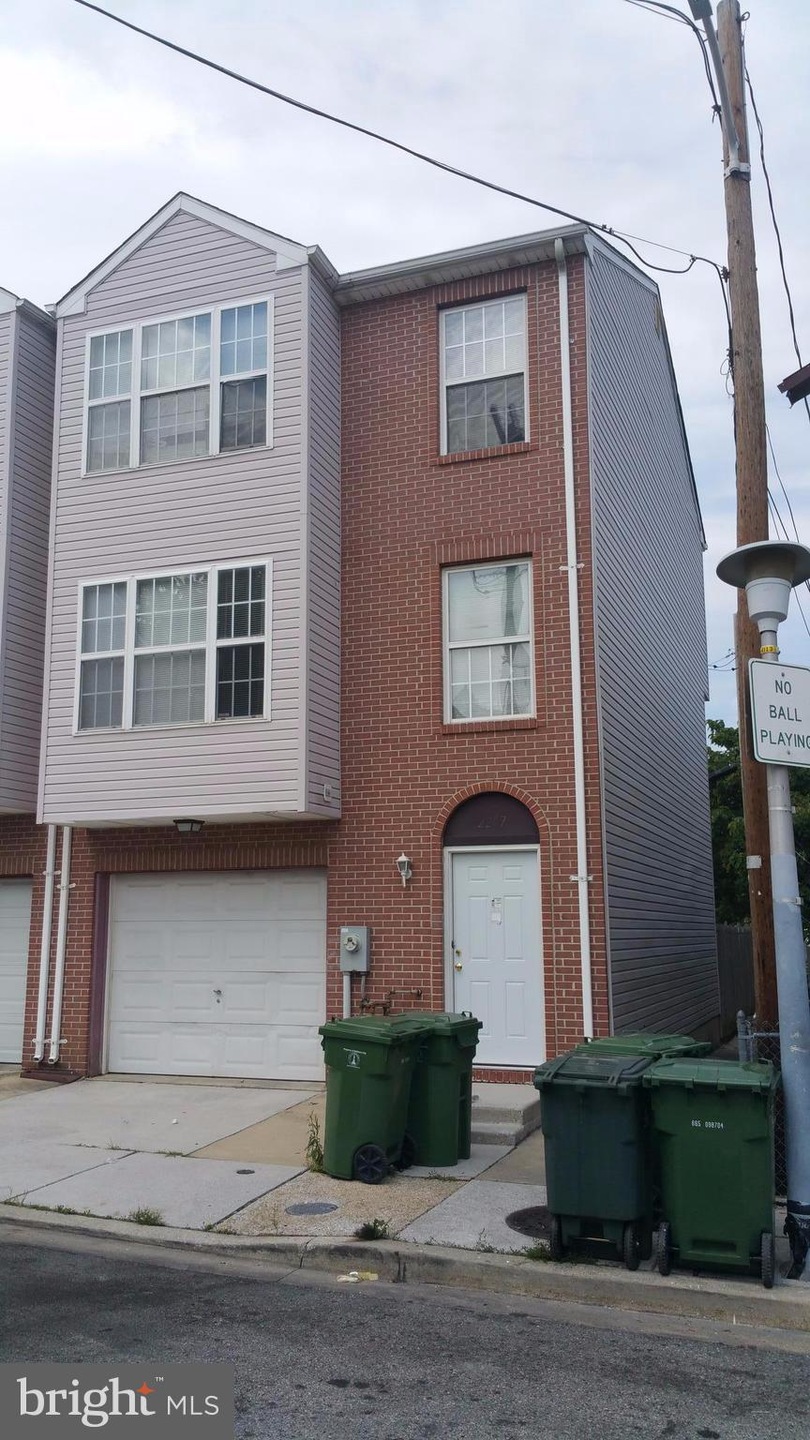 2207 Brunt St, Baltimore, MD 21217 - photo 1