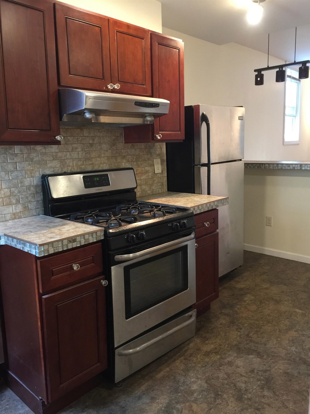 320 Summit Ave unit 4, Jersey City, NJ 07306 - photo 1