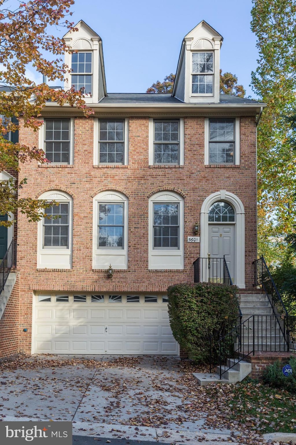 5601 Morning Ridge Ct, Rockville, MD 20852 - photo 1