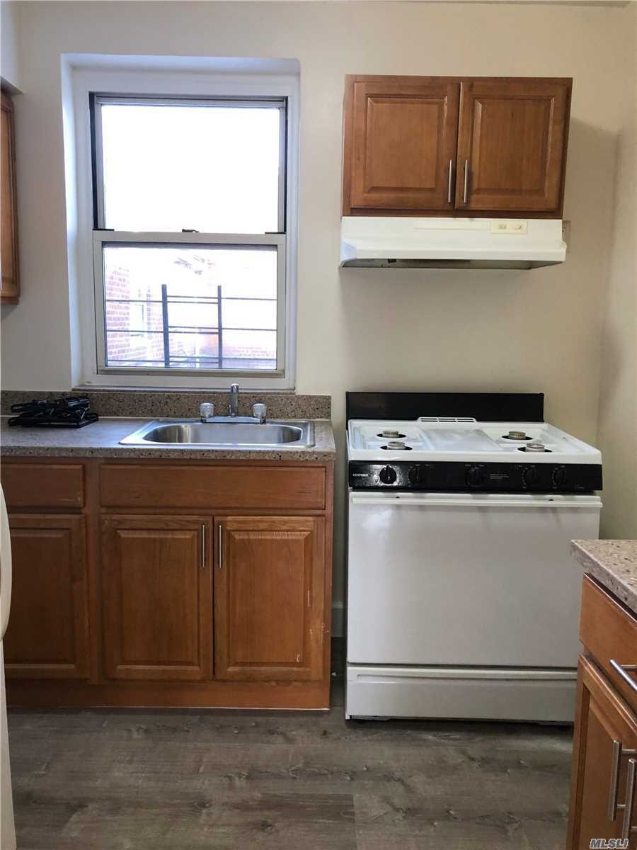 19207 42nd Ave unit 4, Flushing, NY 11358 - photo 1