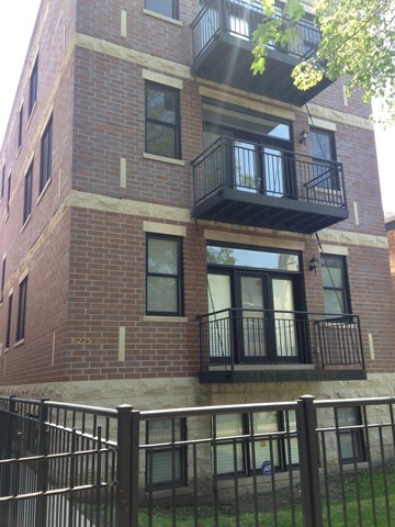6225 N Richmond St unit 1W, Chicago, IL 60659 - photo 1