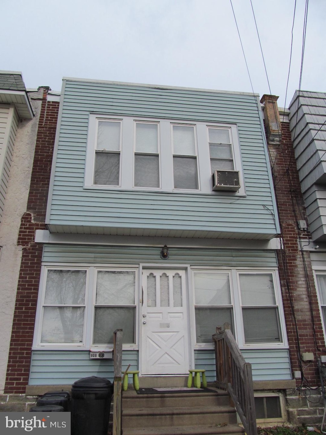 908 Marshall Rd, Sharon Hill, PA 19079 - photo 1