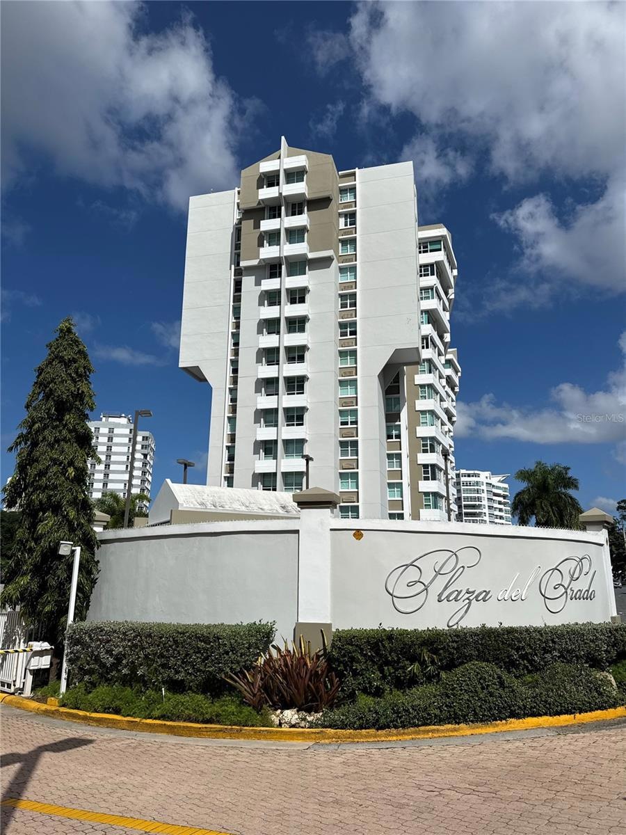 B Cond. Plaza del Pr 302 Carr 803 unit 302, Guaynabo, PR 00969 - photo 1