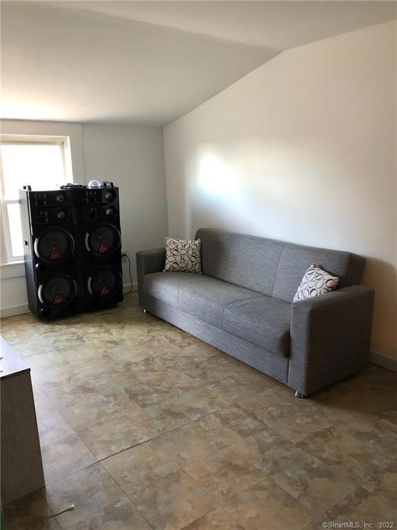 77 James St unit 3, Bridgeport, CT 06604 - photo 1