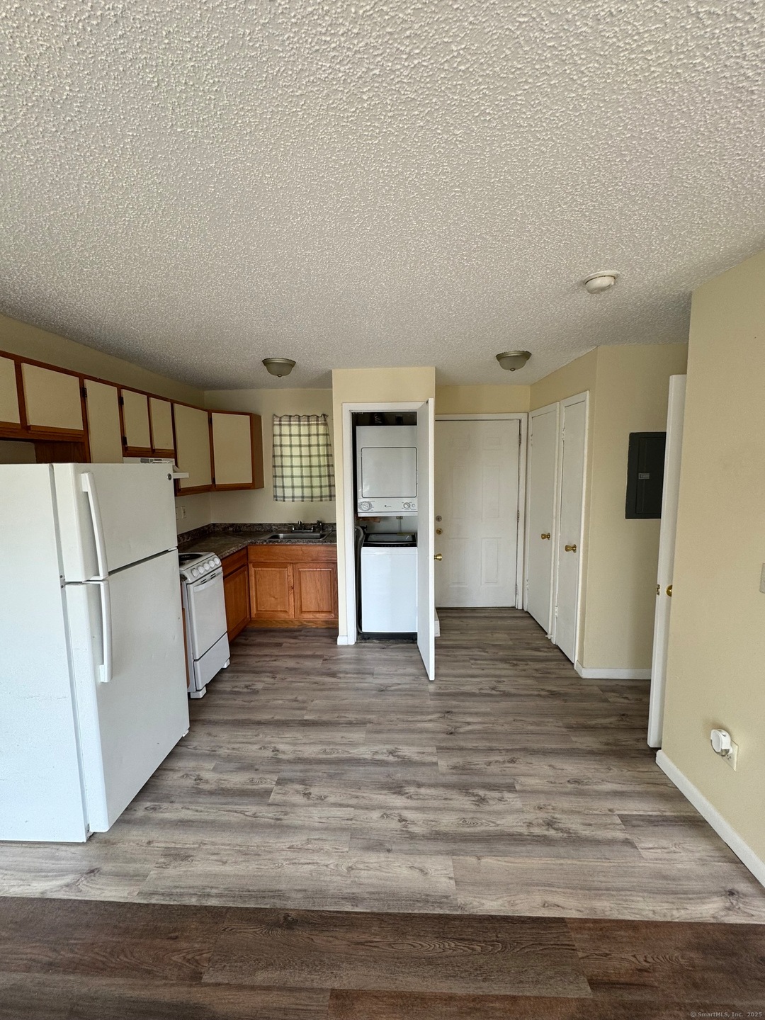 4 Warwick St unit 3, New Haven, CT 06513 - photo 1