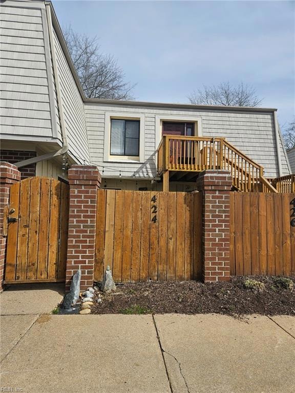 Front View  Courtyard Entry